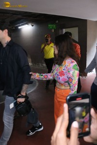 Bollywood Actress Sunny Leone spotted with her husband at Mumbai Airport