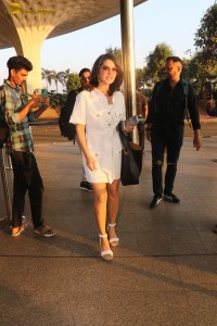 Actress Sunny Leone spotted at Mumbai Airport