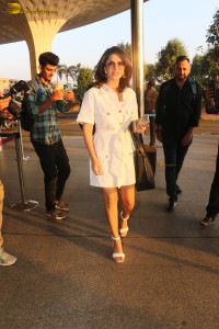 Actress Sunny Leone spotted at Mumbai Airport