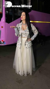 Sunny Leone promoting Panghat song on Kapil Sharma Set