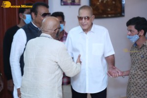 Telugu Superstar Krishna Birthday celebrations attended by his step son Naresh and fans