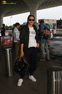 Surveen Chawla Picture Gallery 4