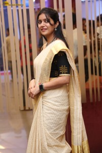 actress Swathi Reddy cute in a light yellow saree