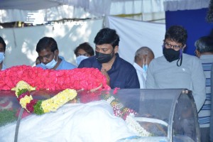 Tollywood pays tribute to Sirivennela Seetharama Sastry
