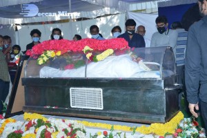 Tollywood pays tribute to Sirivennela Seetharama Sastry