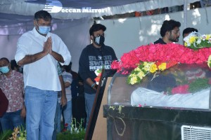 Tollywood pays tribute to Sirivennela Seetharama Sastry