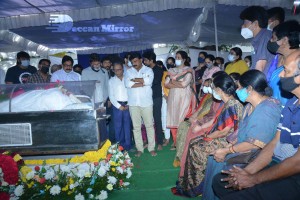 Tollywood pays tribute to Sirivennela Seetharama Sastry