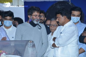 Tollywood pays tribute to Sirivennela Seetharama Sastry