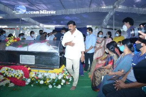 Tollywood pays tribute to Sirivennela Seetharama Sastry