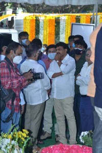 Tollywood pays tribute to Sirivennela Seetharama Sastry