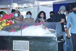 Tollywood pays tribute to Sirivennela Seetharama Sastry