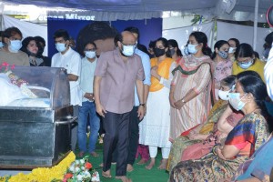 Tollywood pays tribute to Sirivennela Seetharama Sastry