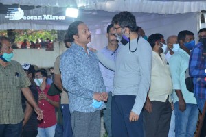 Tollywood pays tribute to Sirivennela Seetharama Sastry
