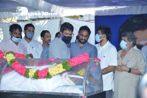 Tollywood pays tribute to Sirivennela Seetharama Sastry