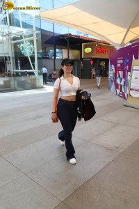 indian actress tamannaah bhatia hot looks in a pink t-shirt at airport