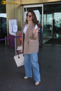 indian actress tamannaah bhatia spotted at mumbai airport