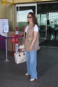 indian actress tamannaah bhatia spotted at mumbai airport
