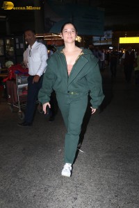 indian actress tamannaah bhatia hint of cleavage in green track suit