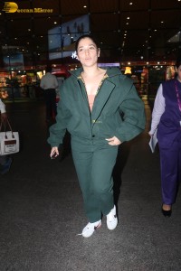 indian actress tamannaah bhatia hint of cleavage in green track suit