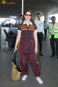actress Tamannaah Bhatia cute at mumbai airport