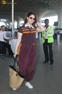 actress Tamannaah Bhatia cute at mumbai airport