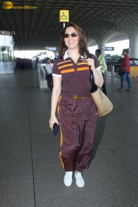 actress Tamannaah Bhatia cute at mumbai airport