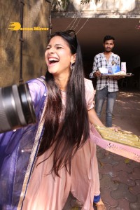 Actress Tanishaa Mukerji distributes sweets to media and celebrates Holi 2022