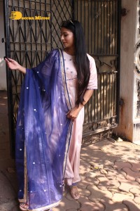 Actress Tanishaa Mukerji distributes sweets to media and celebrates Holi 2022