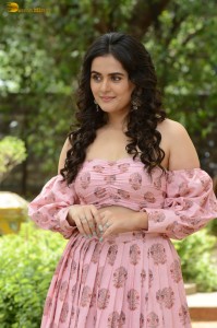 actress Tanvi Negi cute in a shoulderless dress