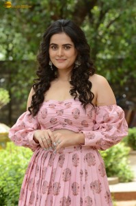 actress Tanvi Negi cute in a shoulderless dress