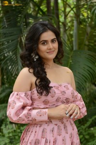 actress Tanvi Negi cute in a shoulderless dress