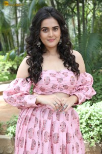 actress Tanvi Negi cute in a shoulderless dress