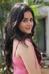 actress tanvi negi beautiful in a pink dress