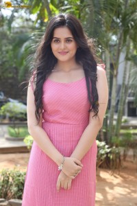 actress tanvi negi beautiful in a pink dress