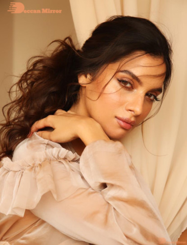 Telugu Actress Tanya Hope hot photoshoot