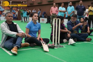 Indian Star Cricketer Mithali Raj and Actress Taapsee Pannu play a friendly cricket match