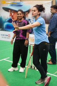 Indian Star Cricketer Mithali Raj and Actress Taapsee Pannu play a friendly cricket match