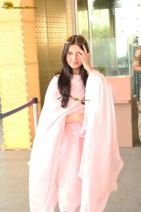 tara sutaria in salwar dress