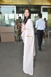 tara sutaria in salwar dress