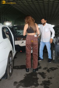 Tara Sutaria Picture in brown tights