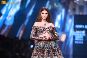 Bollywood Actress Tara Sutaria walks the ramp at Lakme Fashion Week 2022