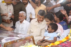 The final journey of nandamuri taraka ratna attended by friends and family
