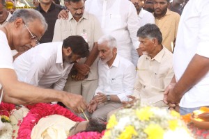 The final journey of nandamuri taraka ratna attended by friends and family