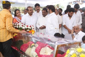 The final journey of nandamuri taraka ratna attended by friends and family