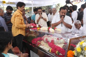 The final journey of nandamuri taraka ratna attended by friends and family