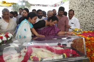 The final journey of nandamuri taraka ratna attended by friends and family