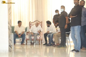 Family and Friends pay last respects to Nandamuri Taraka Ratna