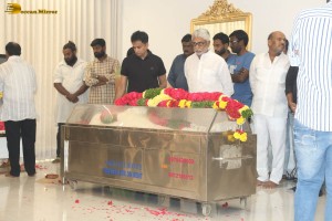 Family and Friends pay last respects to Nandamuri Taraka Ratna