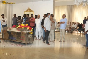 Family and Friends pay last respects to Nandamuri Taraka Ratna