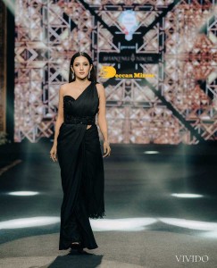 Movie Stars such as Aditi Rao Hydari, Lakshmi Manchu, and Vedika walked the ramp for the 'Teach for Change Annual Fundraiser'